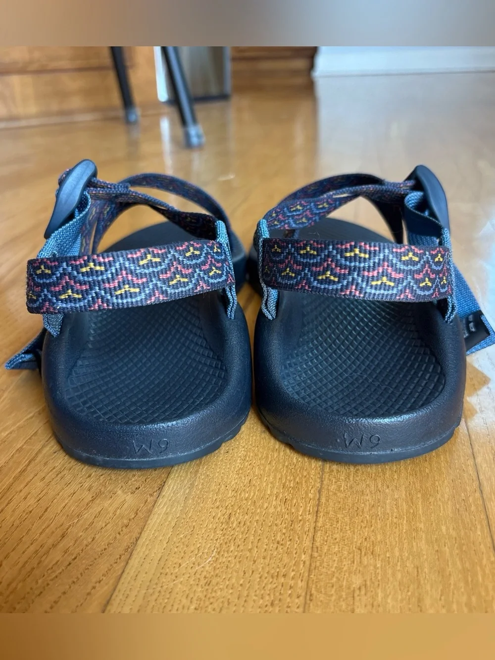 Chaco Women’s Z/1 Classic Sandals Navy Blue Pink Yellow Waves Z1 Shoes Size 9
